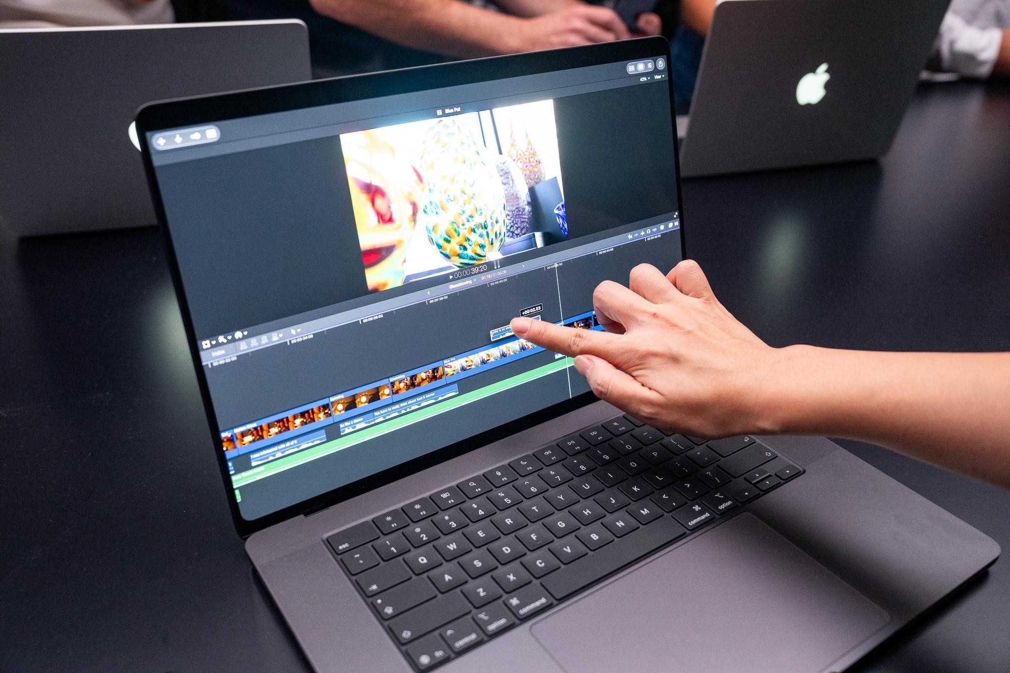 MacBook Pro PROLED XDR,  MacBook Pro cảm ứng,  laptop cảm ứng,  Apple ra mắt MacBook ảnh 4
