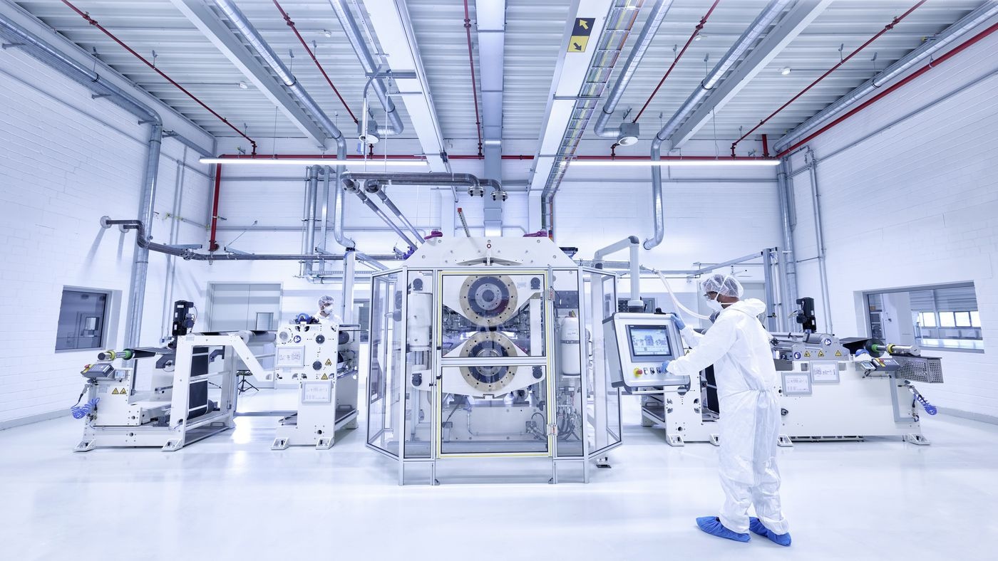 Pin se la yeu to quyet dinh trong cuoc chien xe dien hinh anh