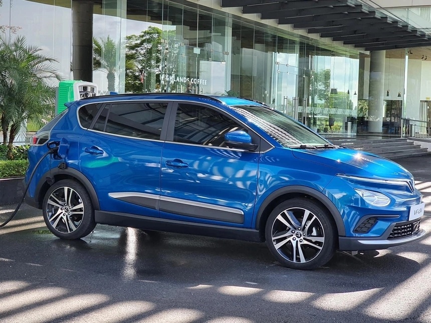 thi truong oto thang 6 anh 2