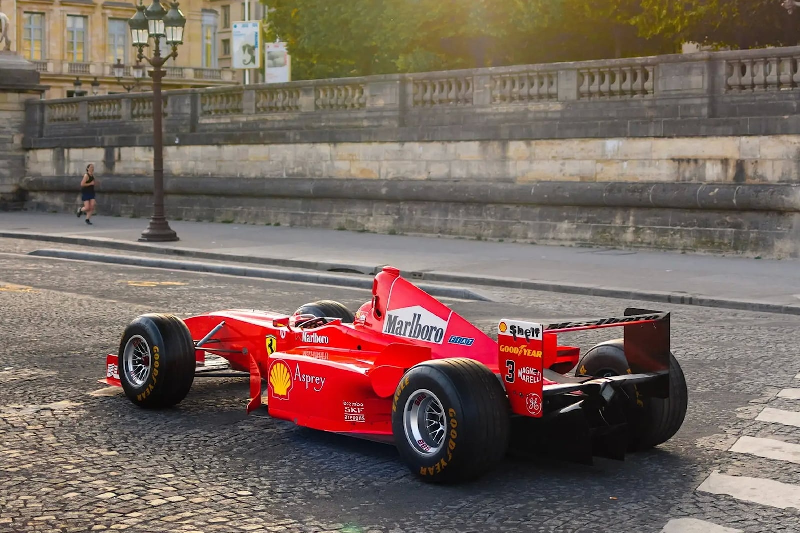 sieu xe cua Micheal Schumacher duoc dau gia anh 4