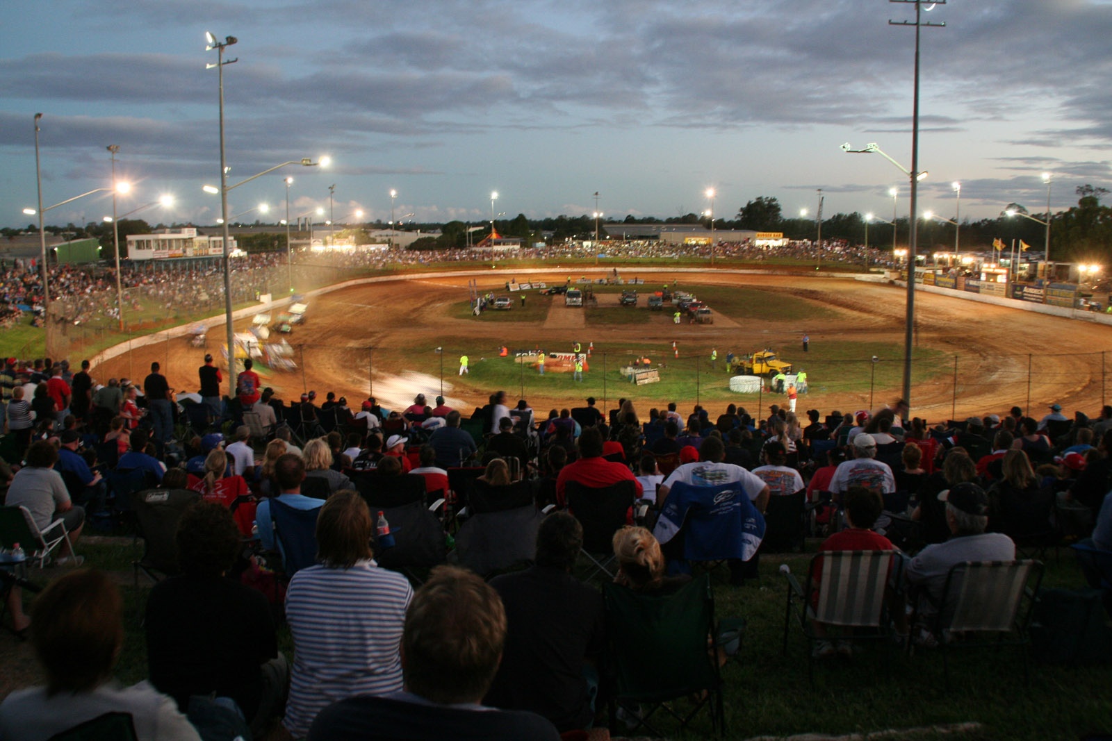 Australia rao ban truong dua xe hinh anh