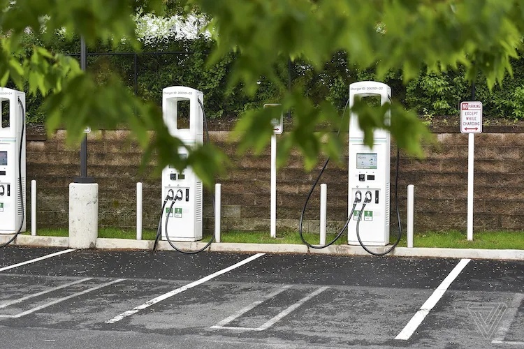 xây trụ sạc EV ảnh 1 xay tru sac EV anh 1