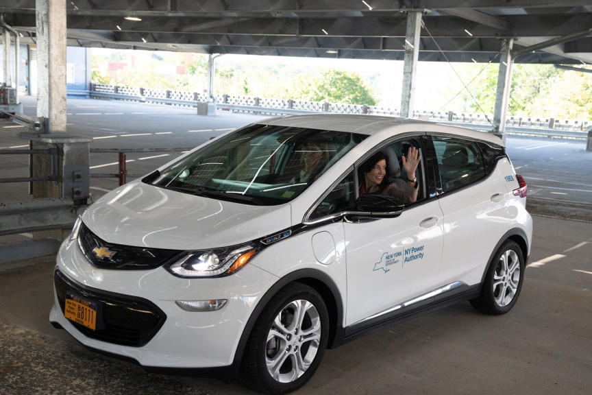 cam ban xe xang anh 2