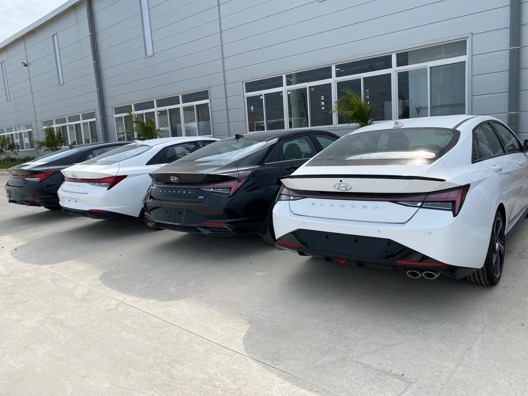 Hyundai Elantra moi anh 2