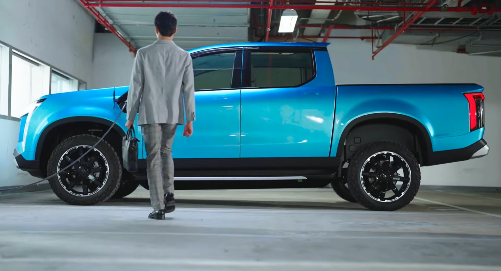 Foxconn gia nhap cuoc dua ban tai dien hinh anh