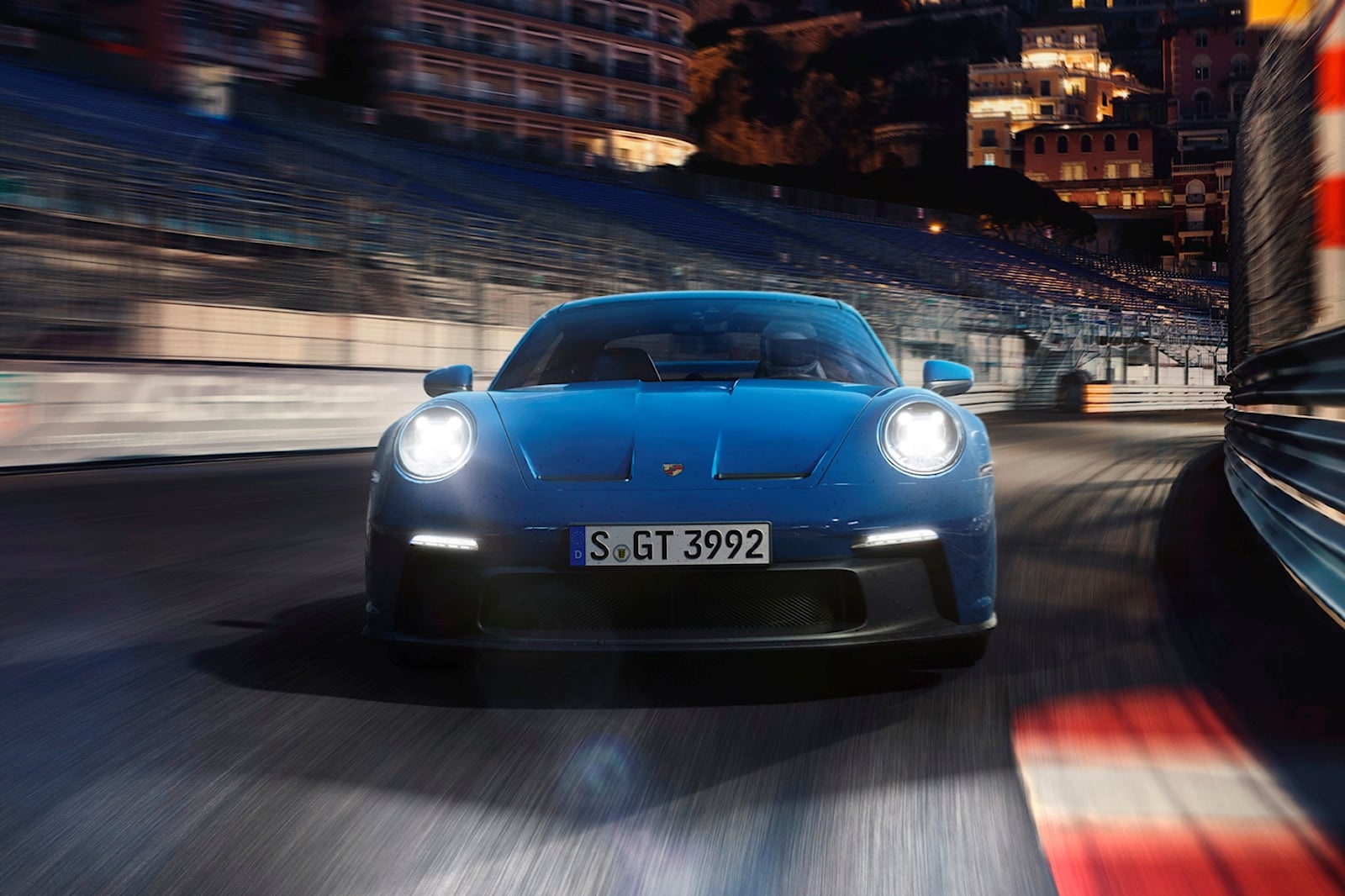 Bo ghe 5.900 USD khien Porsche 911 GT3 bi trieu hoi hinh anh