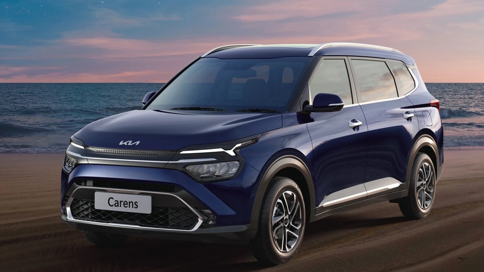 Dai ly hua giao Kia Carens truoc Tet hinh anh