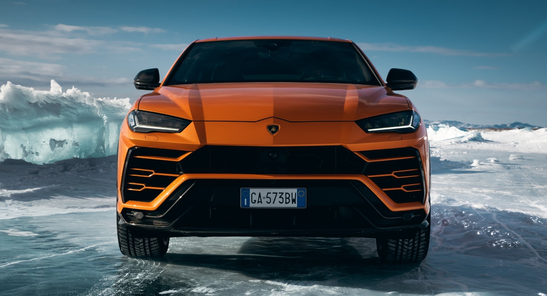 trieu hoi Lamborghini Urus anh 1