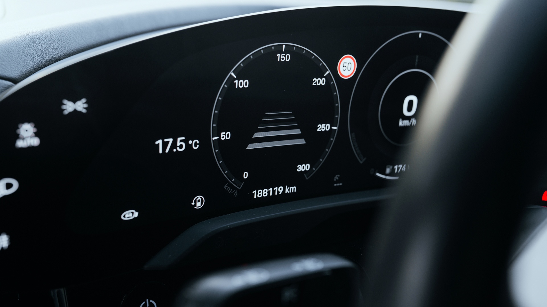 Porsche Taycan anh 2