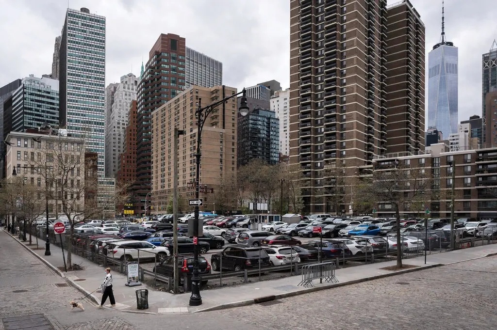 New York dan dau the gioi ve chi phi do xe hinh anh