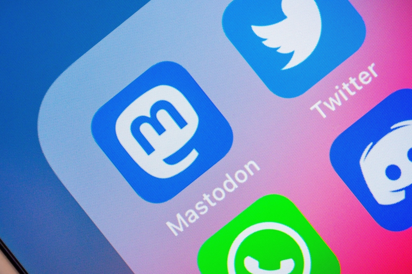 Hang loat hang xe lon roi bo Twitter hinh anh