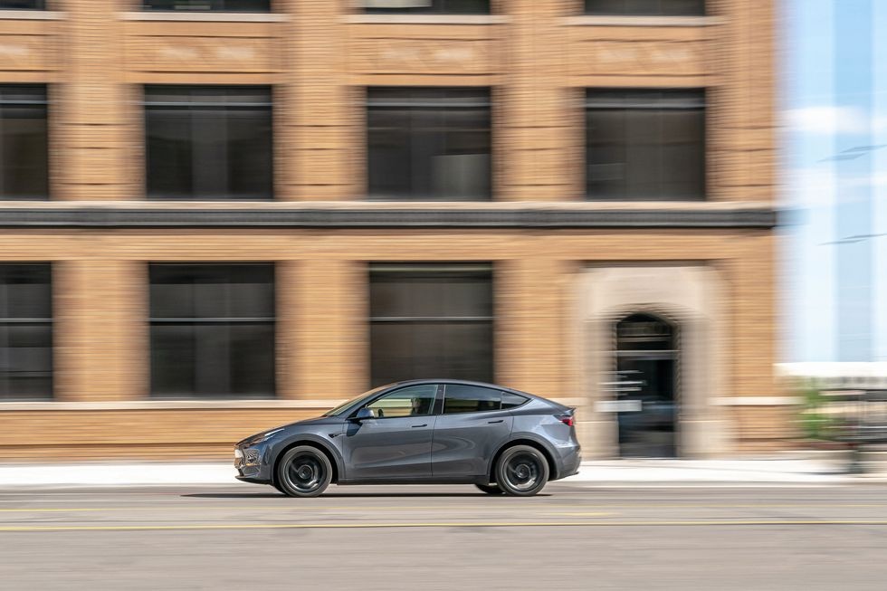 khuyến mại Tesla ảnh 1 khuyen mai Tesla anh 1