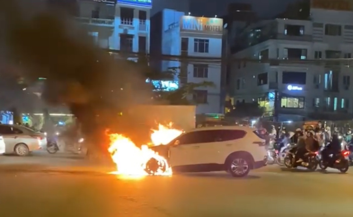 Bao hiem den bu ra sao cho oto chay hinh anh