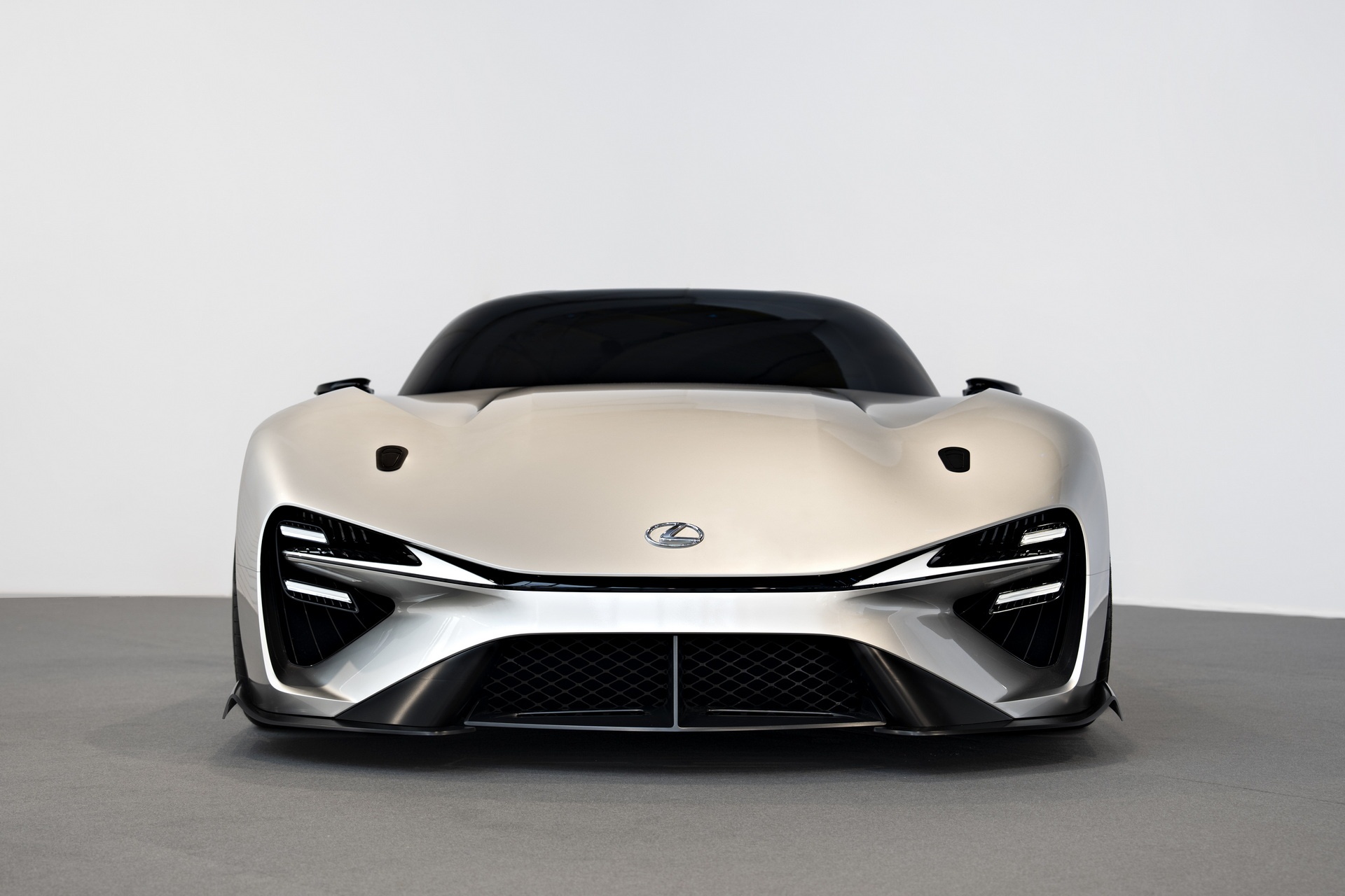Lexus mang hop so san len oto dien hinh anh