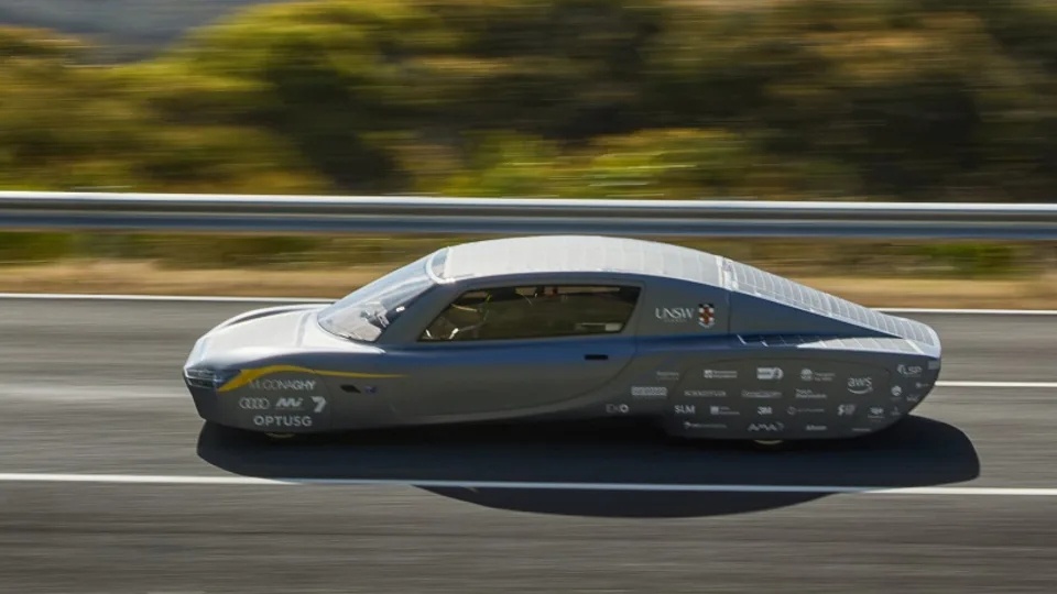 Oto dien chay 1.000 km chi voi mot lan sac hinh anh