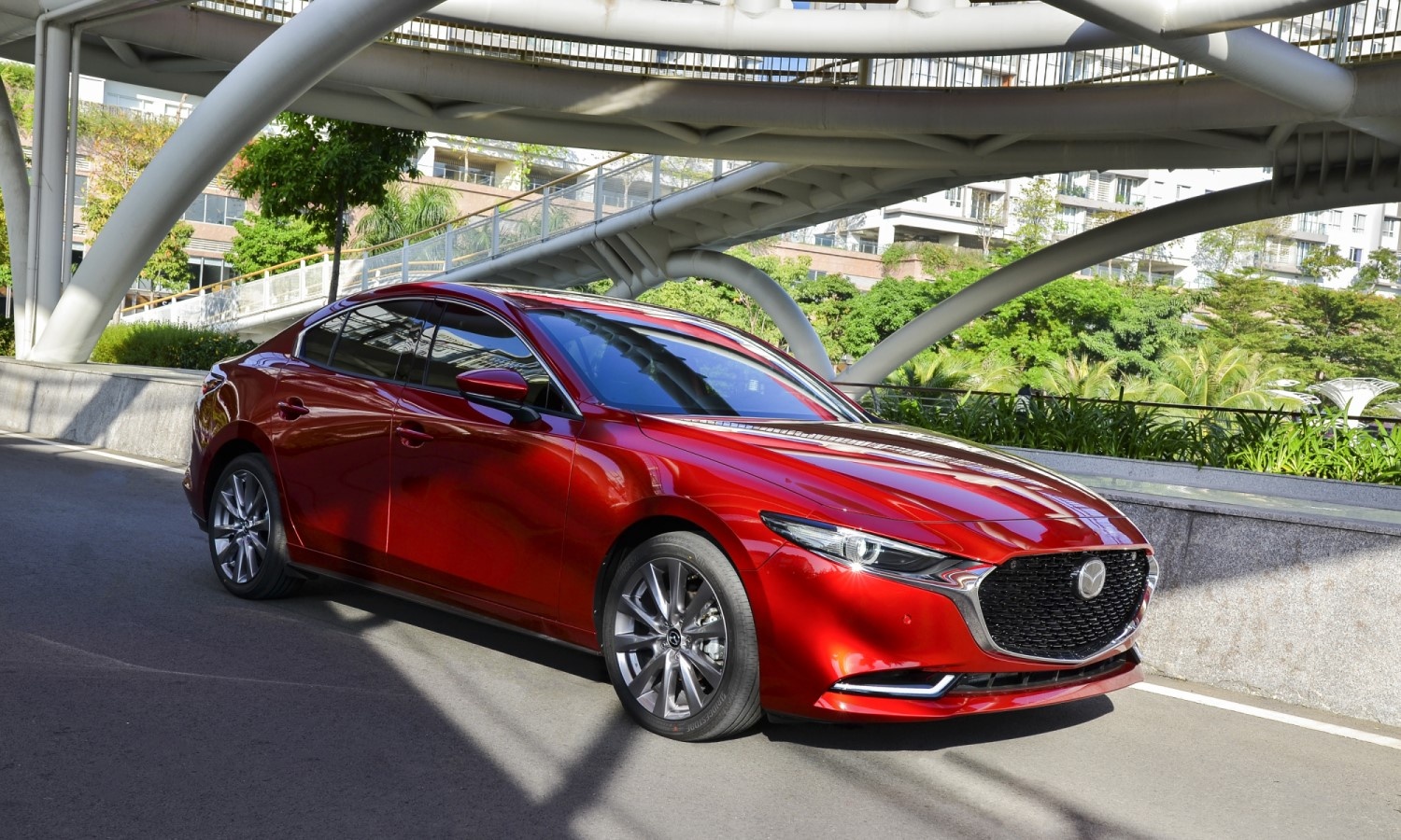 Mazda3 sap co ban chay dien hinh anh