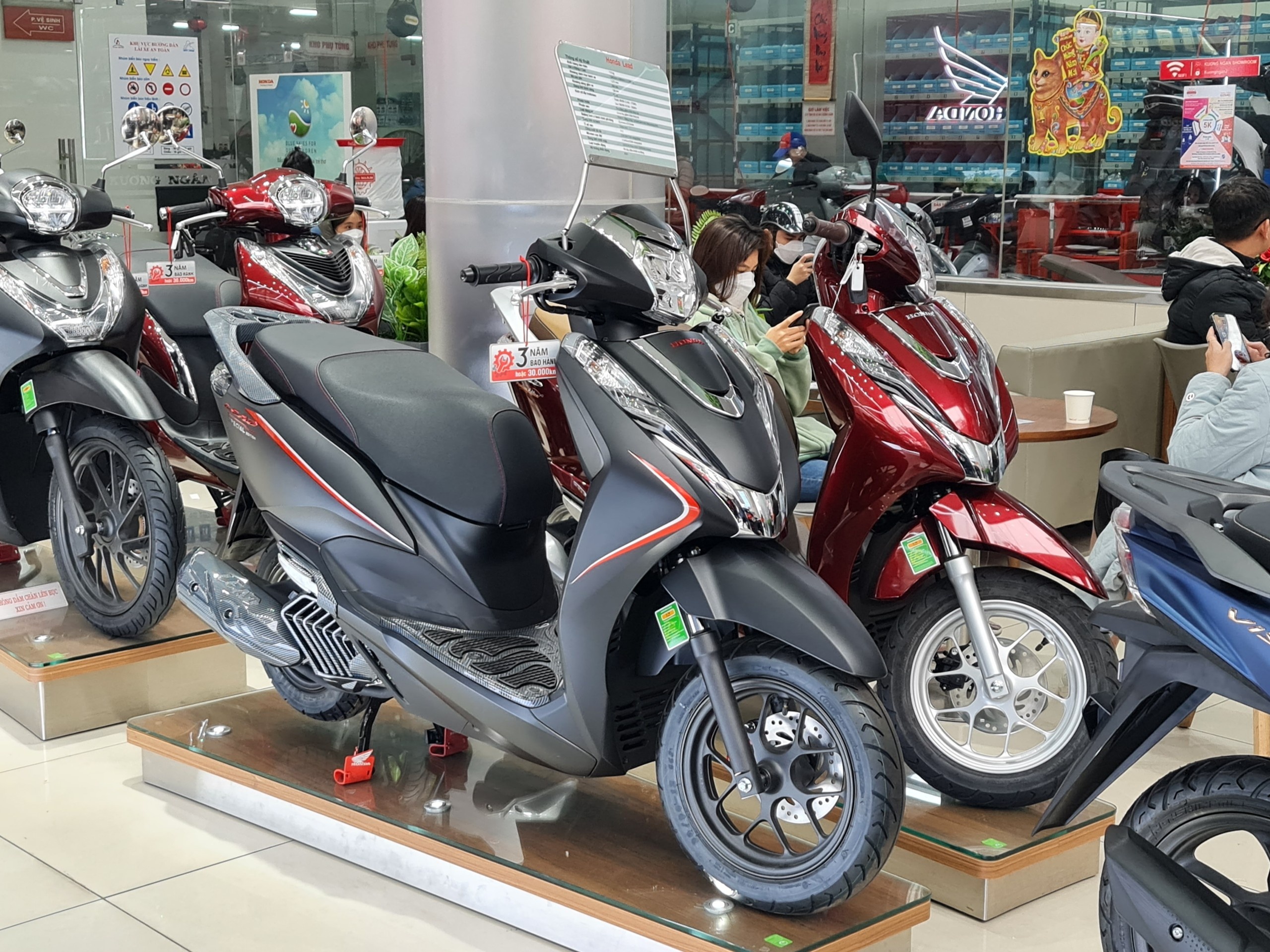 Thi truong xe may Viet Nam ton kho lon hinh anh