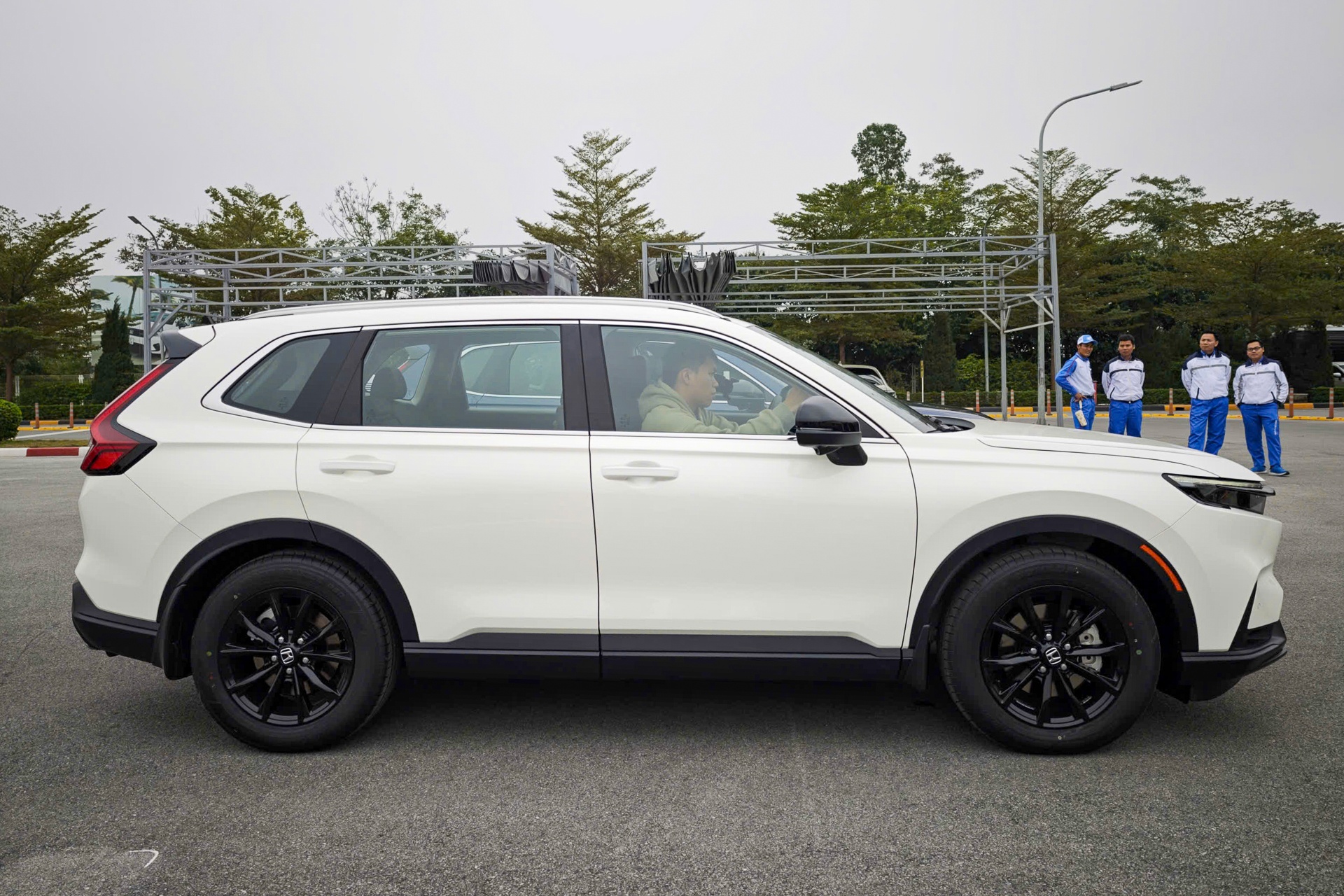 Honda CR-V e:HEV anh 2