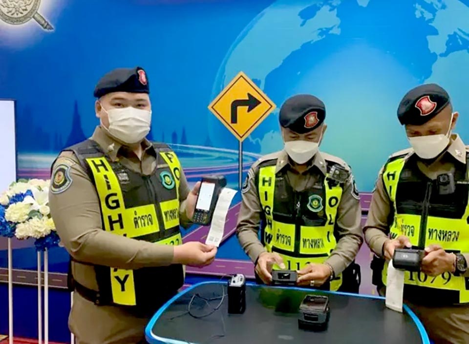 Thai Lan tru diem bang lai nguoi vi pham luat giao thong hinh anh