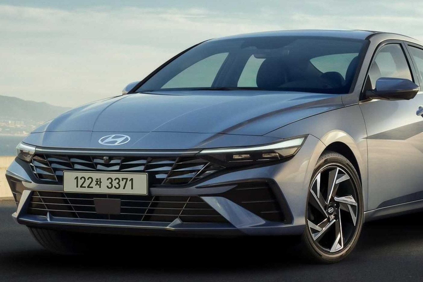 Hyundai Elantra 2024 anh 2