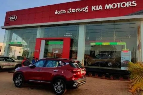 Dai ly oto bi phat gan 20.000 USD vi giao xe Kia Seltos cu hinh anh