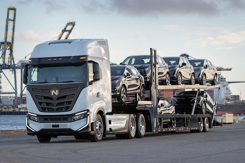 Cong nhan nha may oto duoc de nghi hoc bang lai xe dau keo hinh anh