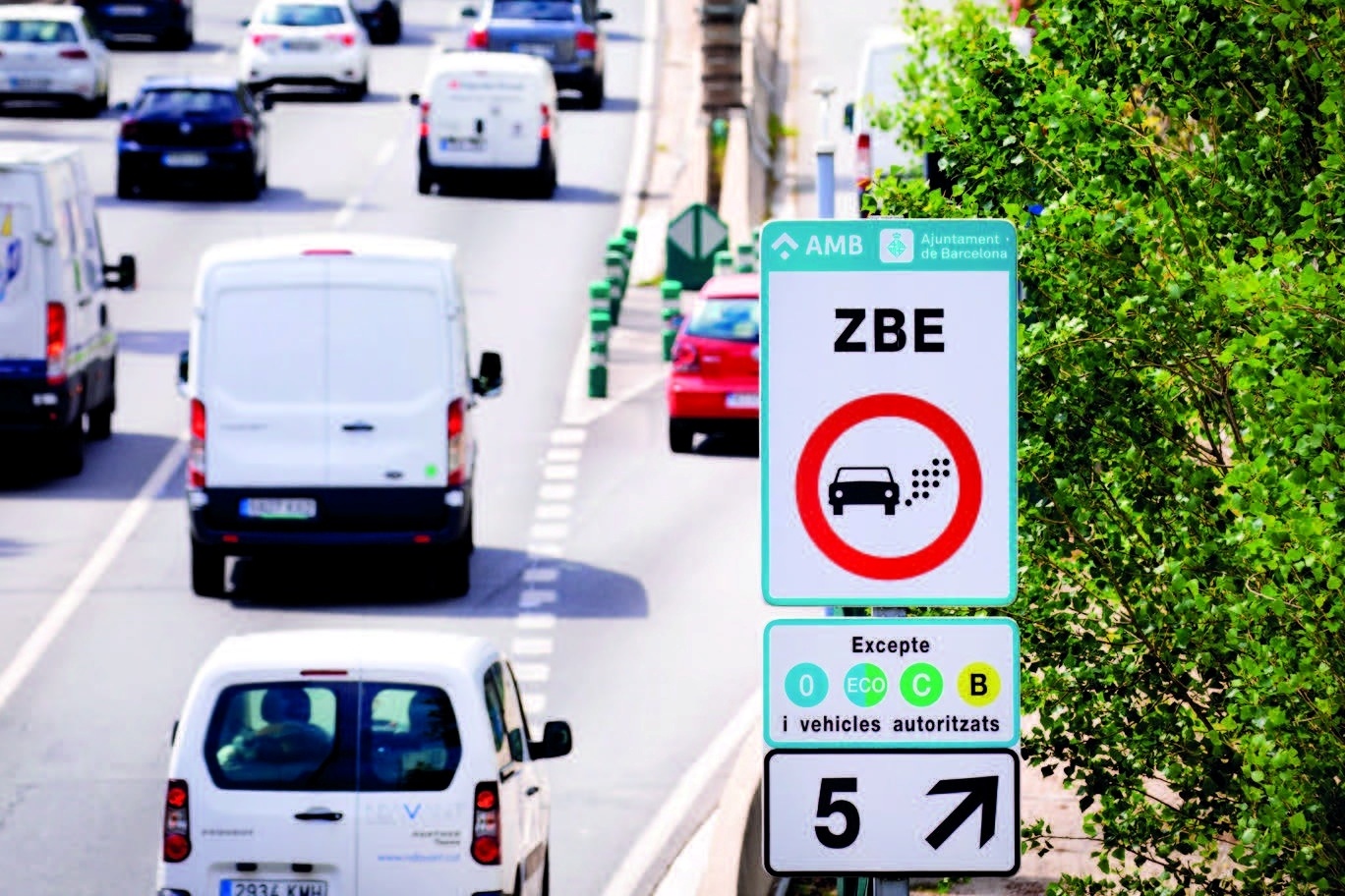 Cac nuoc kiem soat khi thai giao thong do thi ra sao? hinh anh