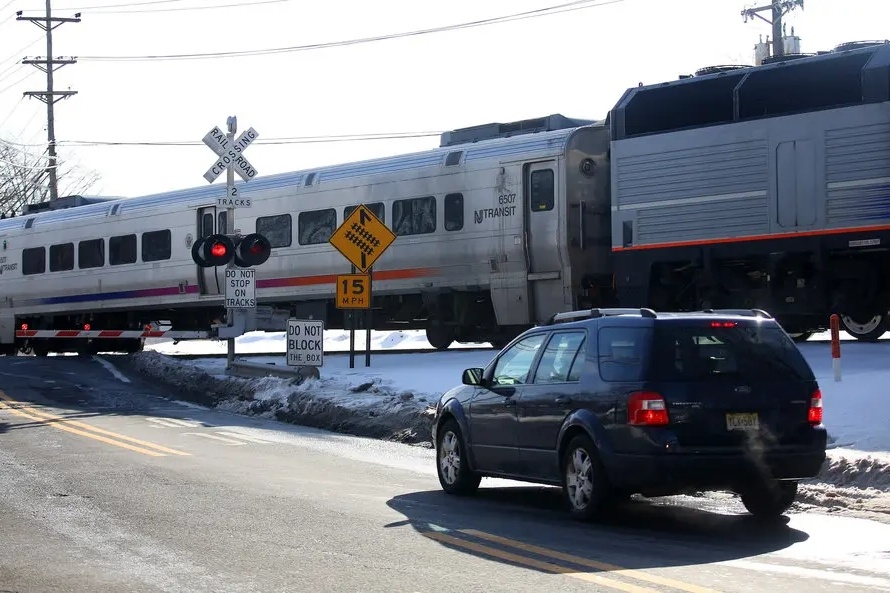 Cong nghe giup oto tu phat hien tau hoa hinh anh