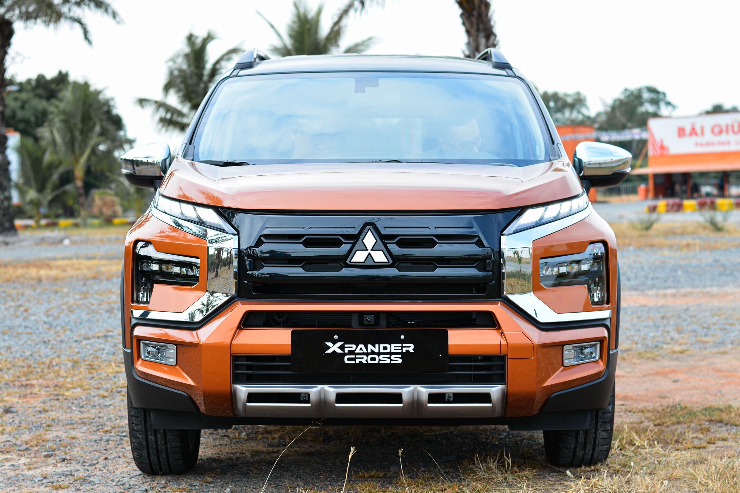 Oto nhap khau lieu co ap dao xe lap rap trong nuoc? hinh anh