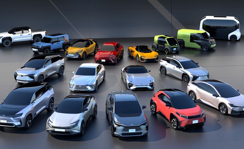 Toyota se ra mat 10 oto dien trong vong 3 nam toi hinh anh