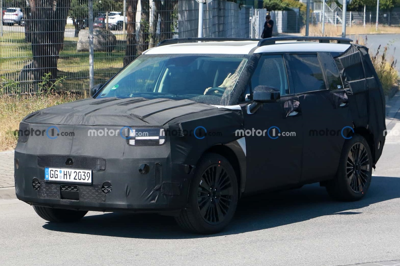 Hyundai Santa Fe 2024 duoc trang bi cum den ban ngay la mat hinh anh