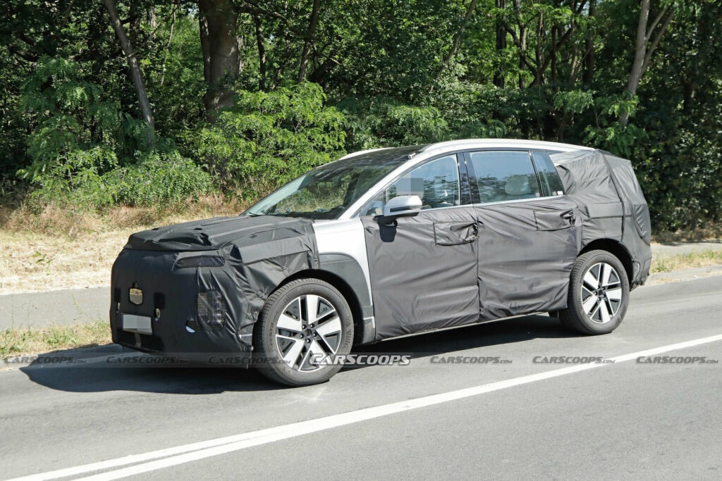 Hyundai Ioniq 7 lo anh chay thu, san sang doi dau Kia EV9, VinFast VF9 hinh anh