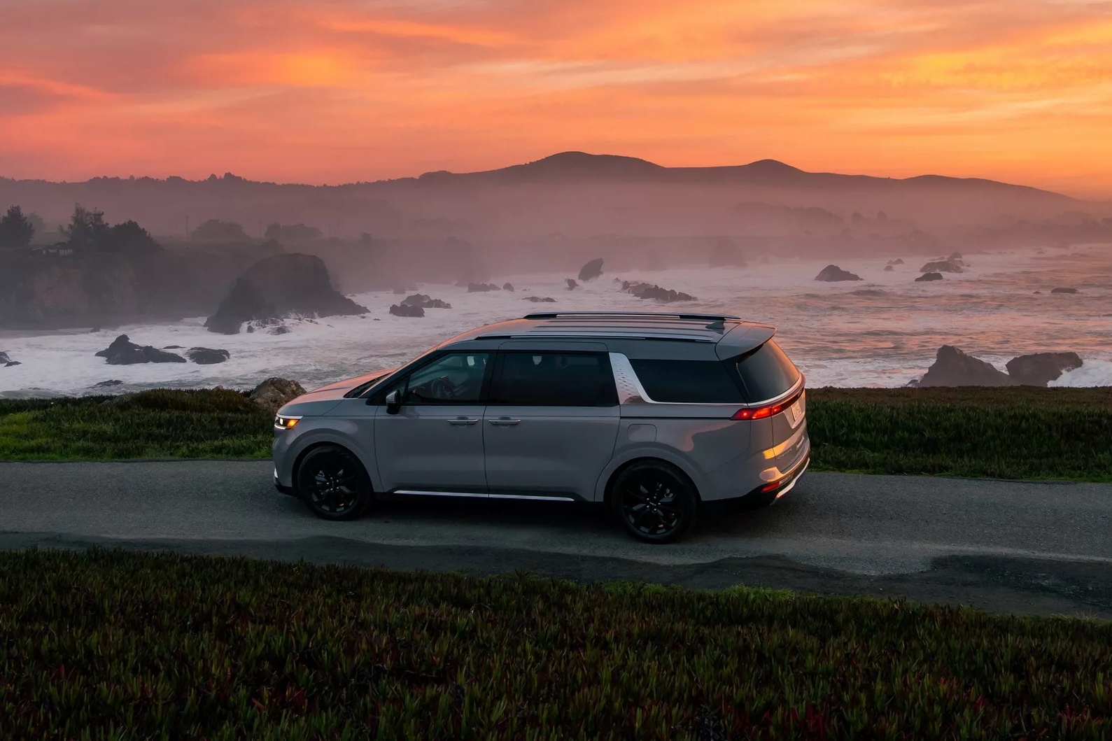 Hon 100.000 xe Kia Carnival va Sportage duoc trieu hoi tai My hinh anh