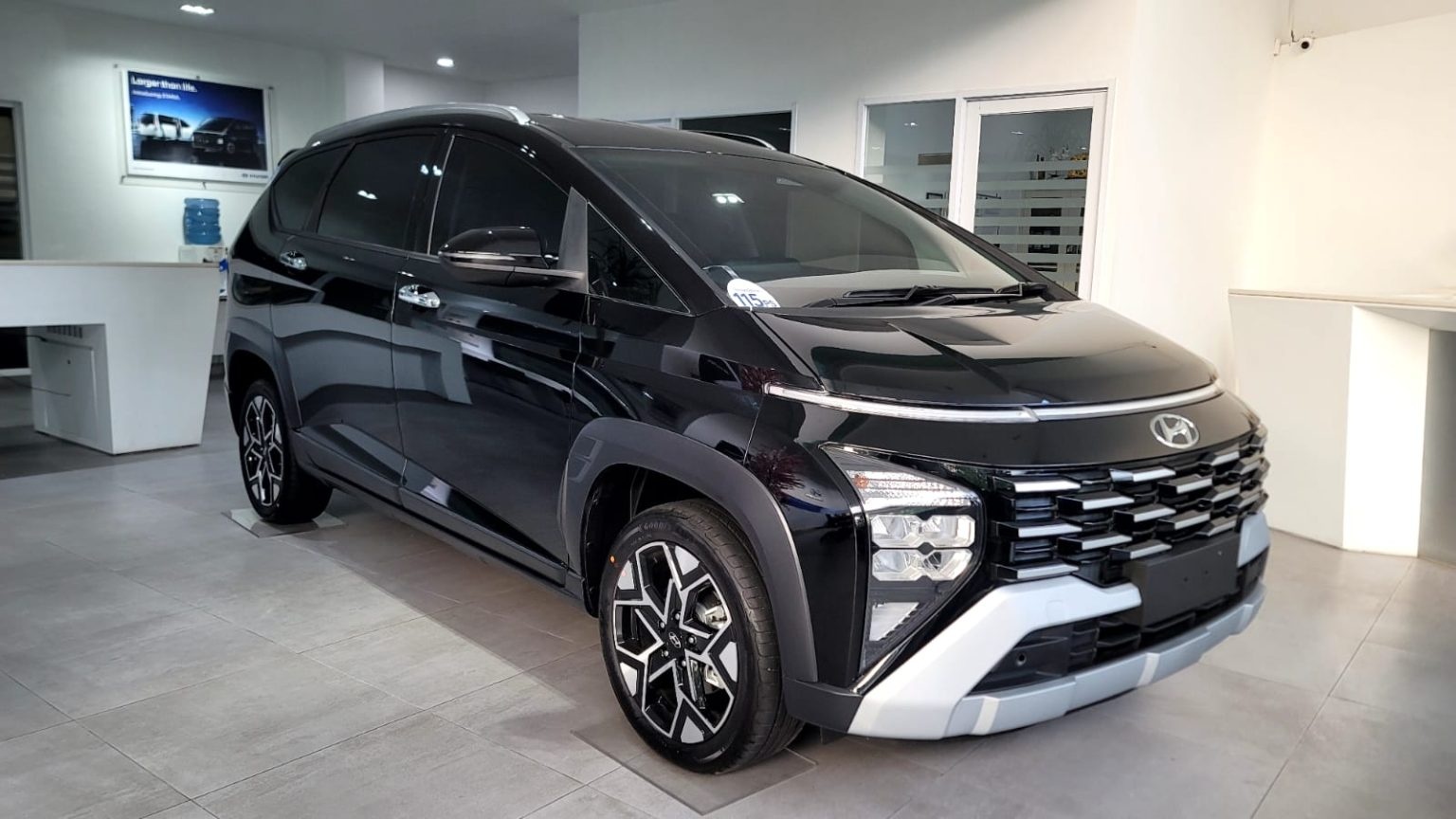 Dai ly nhan coc Hyundai Stargazer X, hua giao xe trong quy II hinh anh