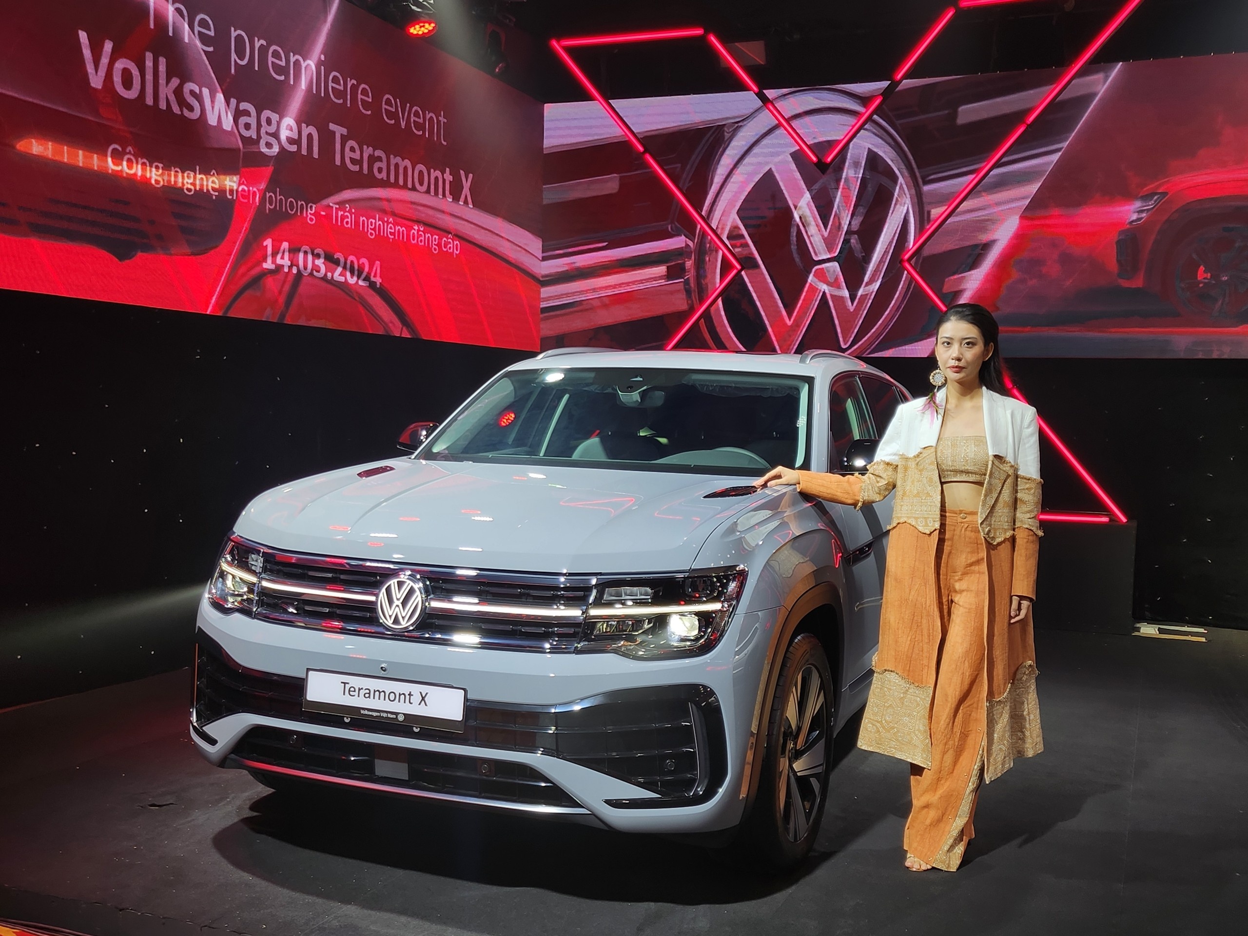 Chi tiet Teramont X phien ban Luxury - SUV 5 cho gia gan 2 ty dong hinh anh