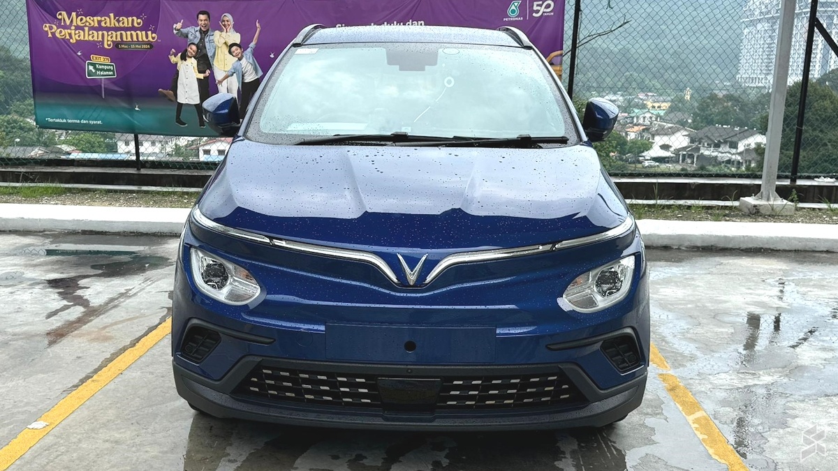 VF e34 o Malaysia anh 3