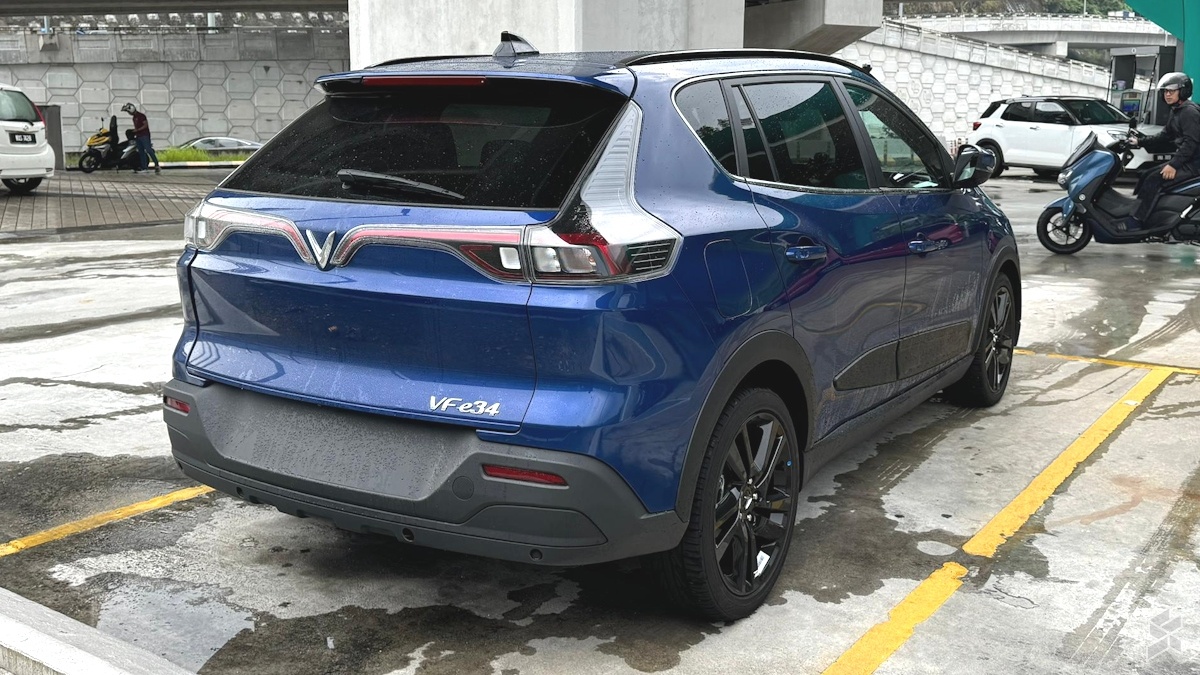 VF e34 o Malaysia anh 2