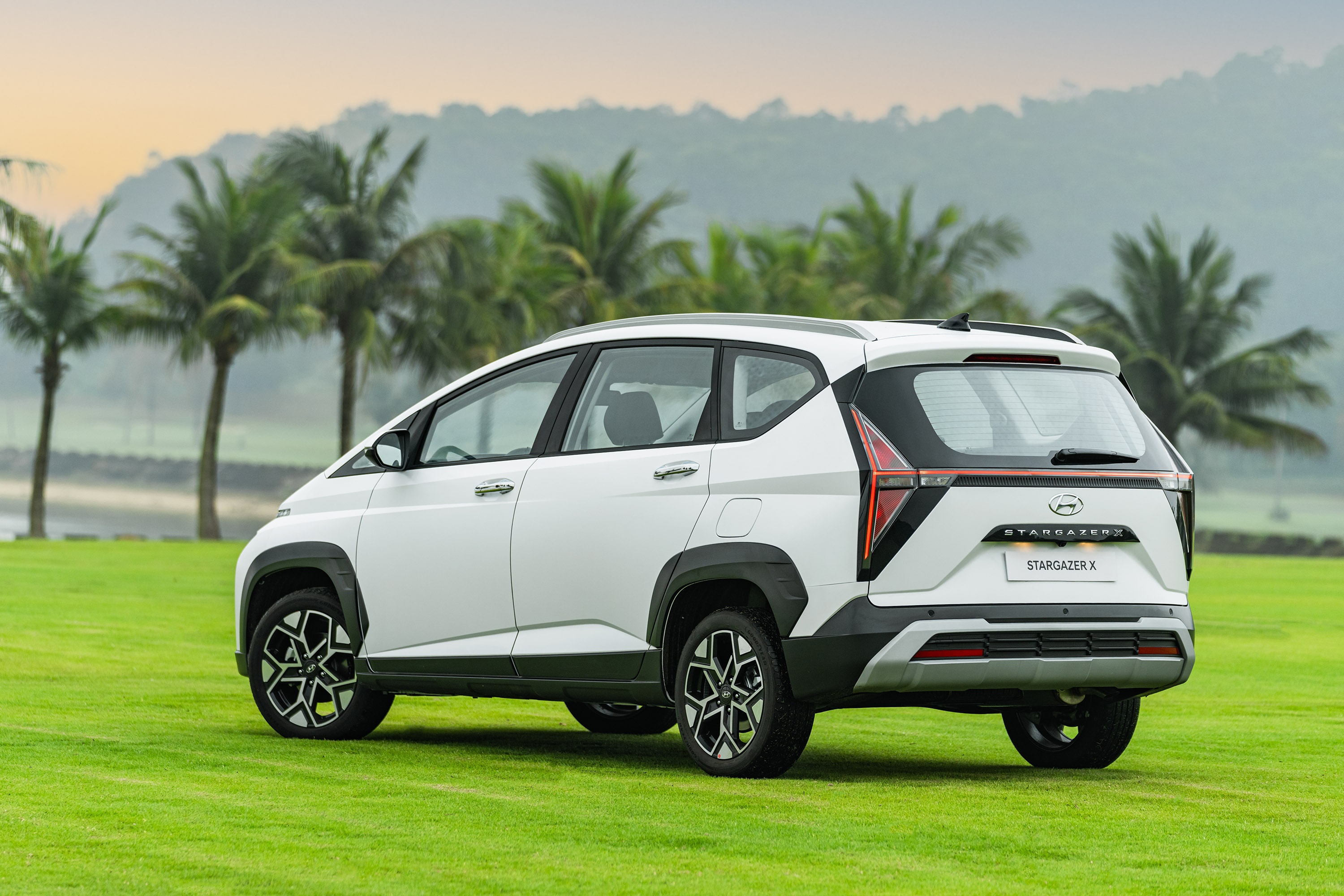 Hyundai Stargazer X anh 5