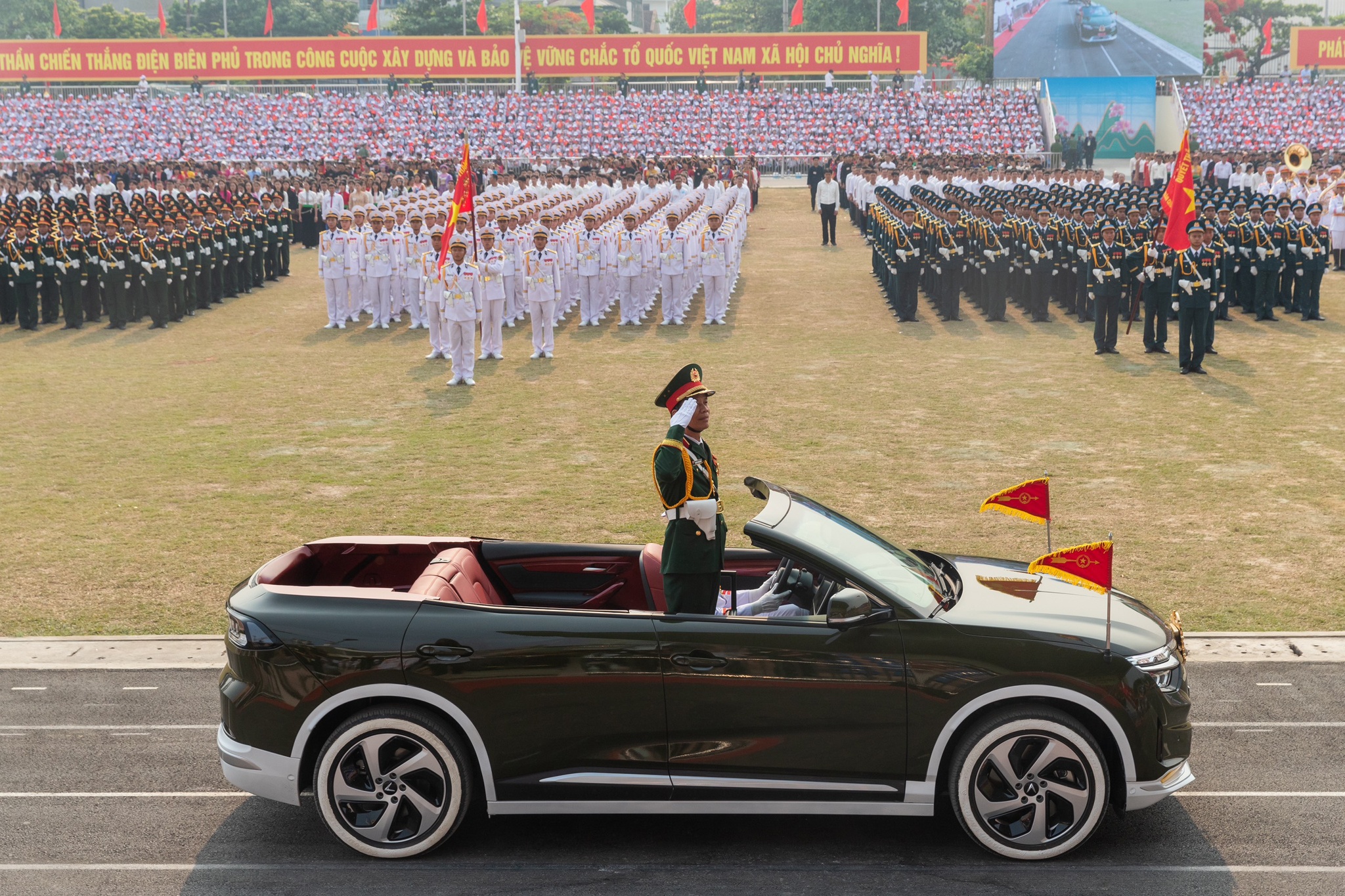VF 8 mui trần ảnh 2 VF 8 mui tran anh 2