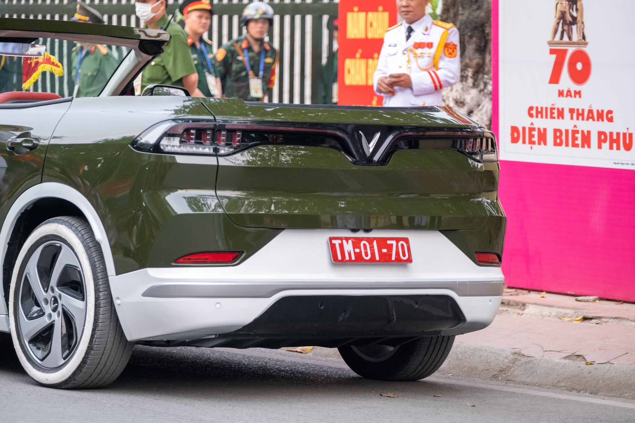 VF 8 mui trần ảnh 7 VF 8 mui tran anh 7