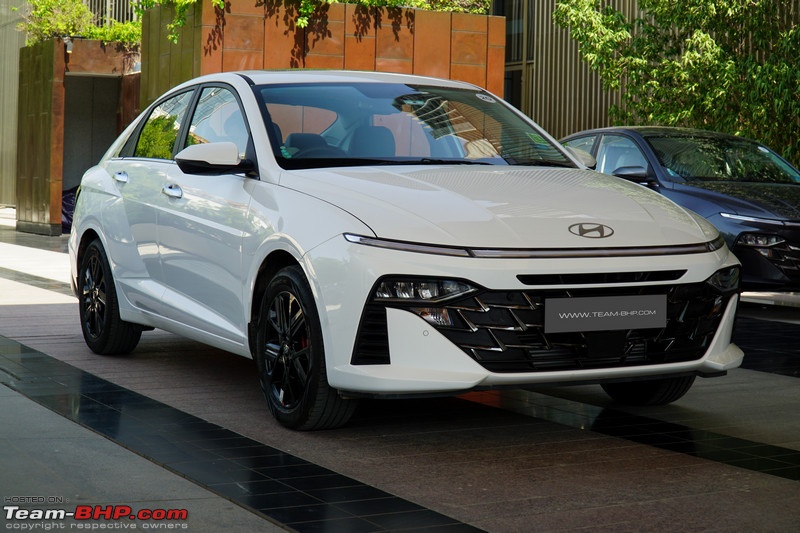 Hyundai Accent moi anh 1