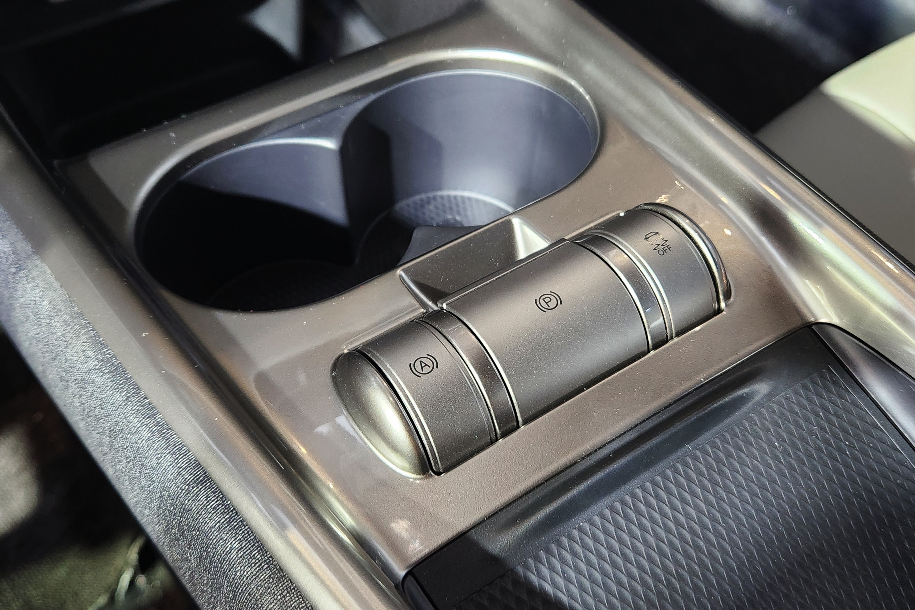 BYD Dolphin giá ảnh 6 BYD Dolphin gia anh 6