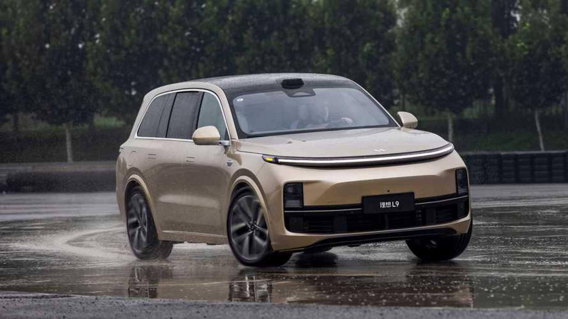 Nham bien quang cao la xe that, oto Trung Quoc gap nan hinh anh