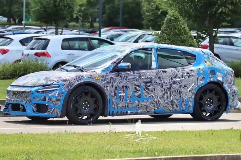 Sieu xe thuan dien dau tien cua Ferrari lo dien hinh anh