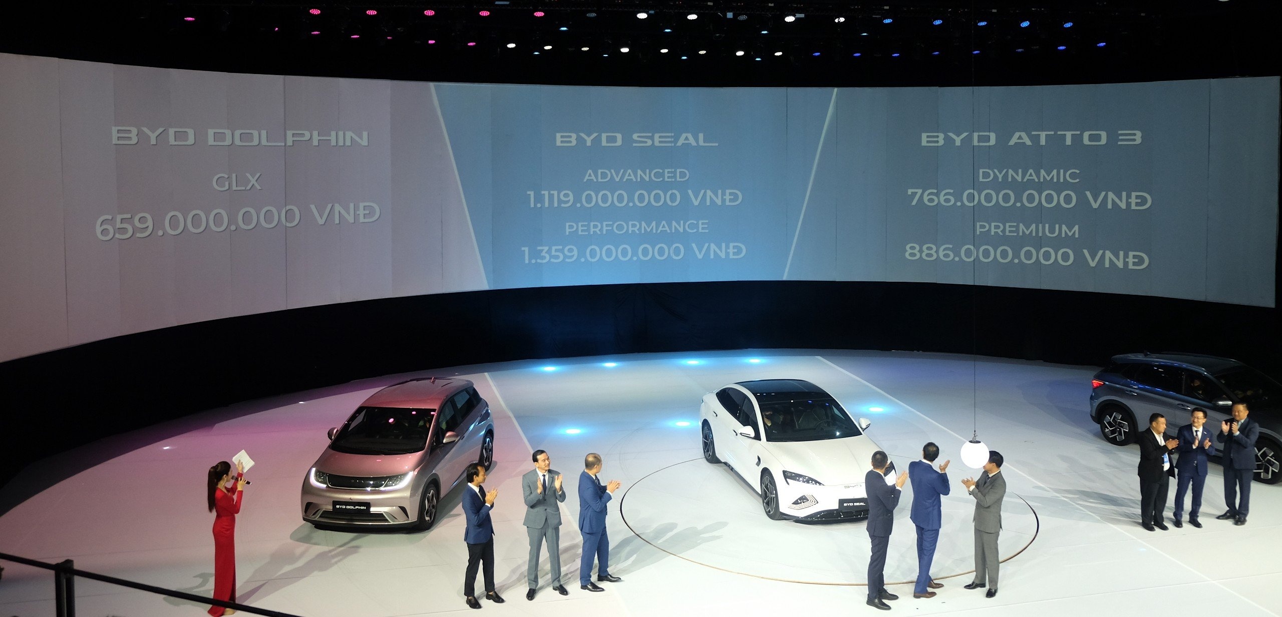 BYD Dolphin co gia 659 trieu, Atto 3 khoi diem 766 trieu dong hinh anh