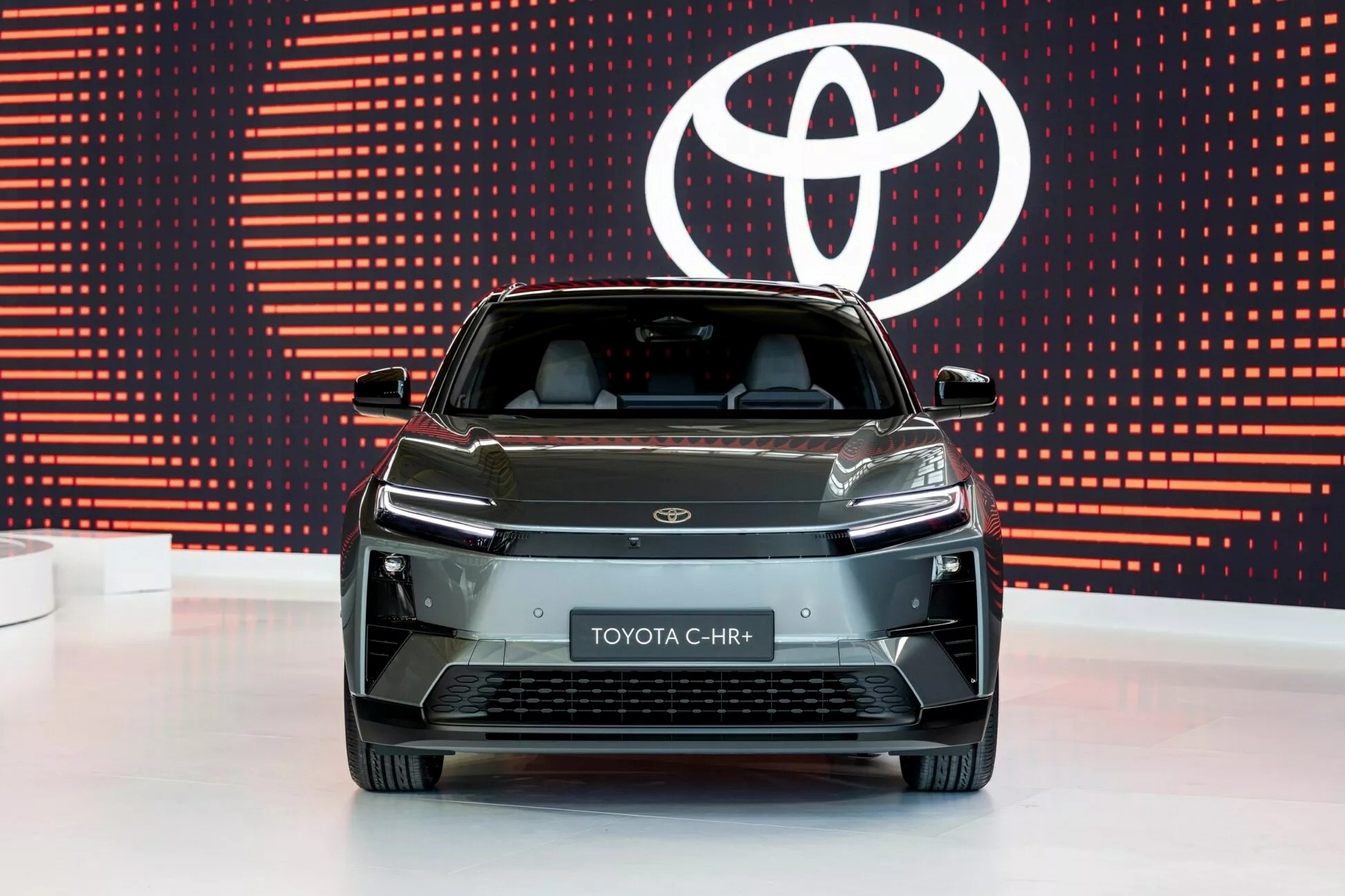 Toyota C-HR+ anh 15