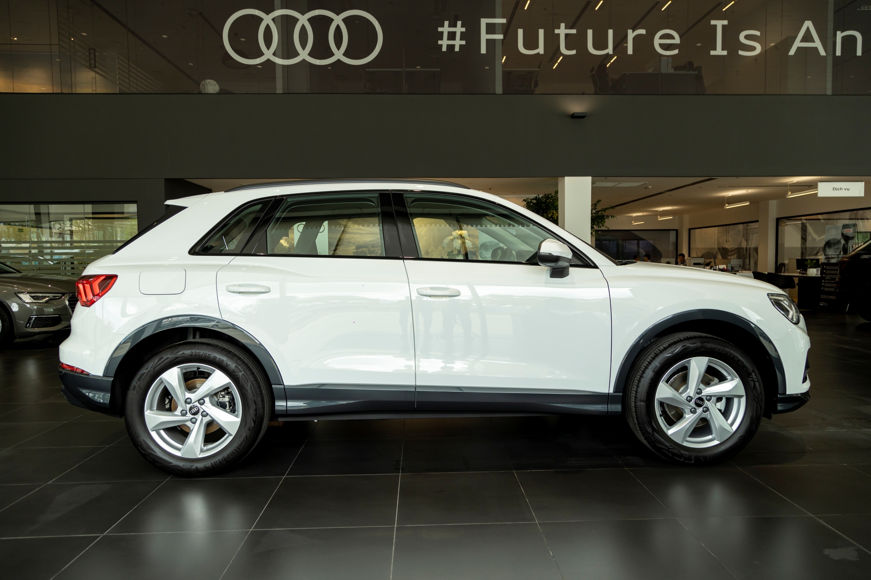 Audi Q3 Advanced Black Edition anh 2