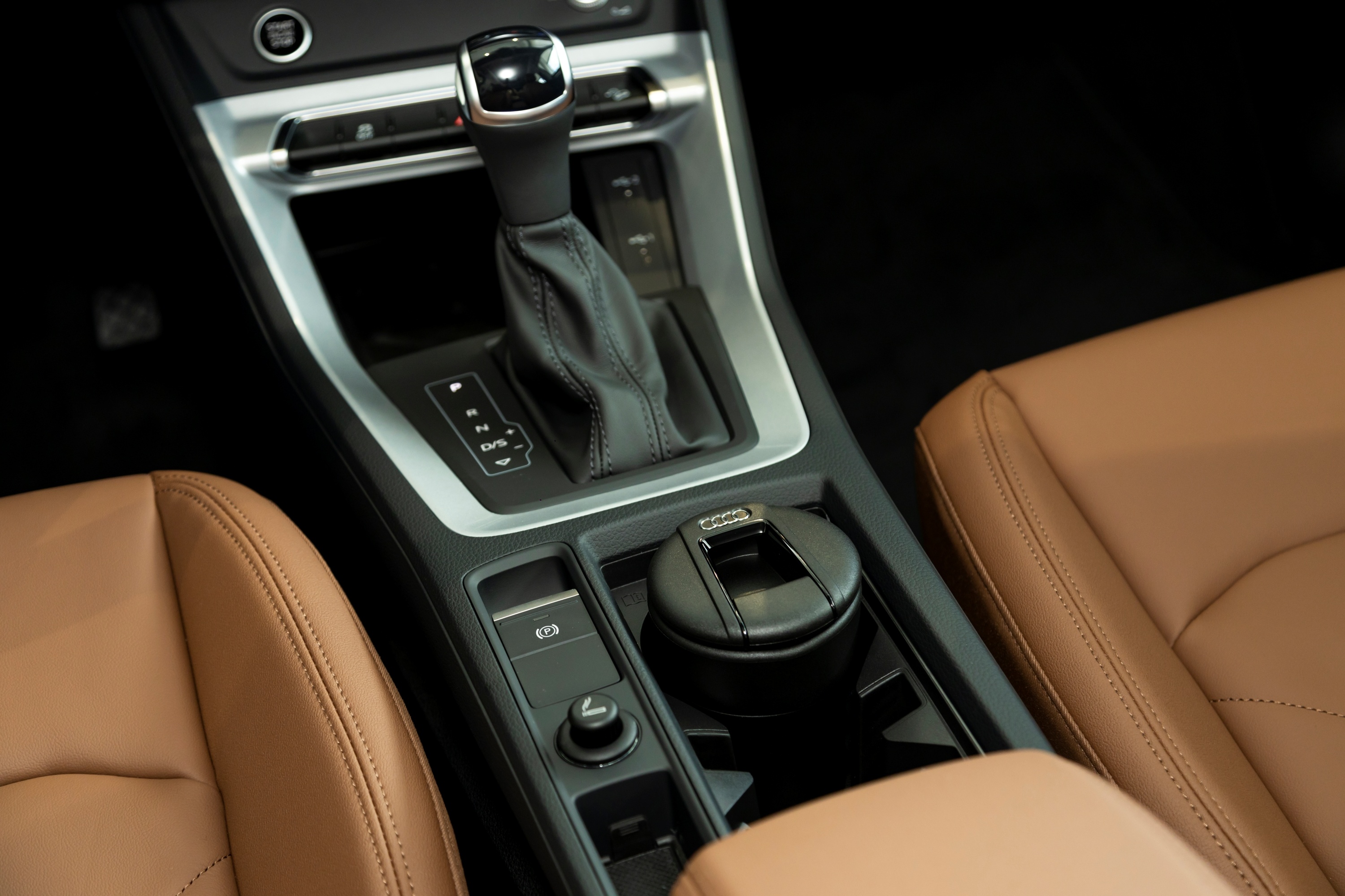 Audi Q3 Advanced Black Edition anh 8