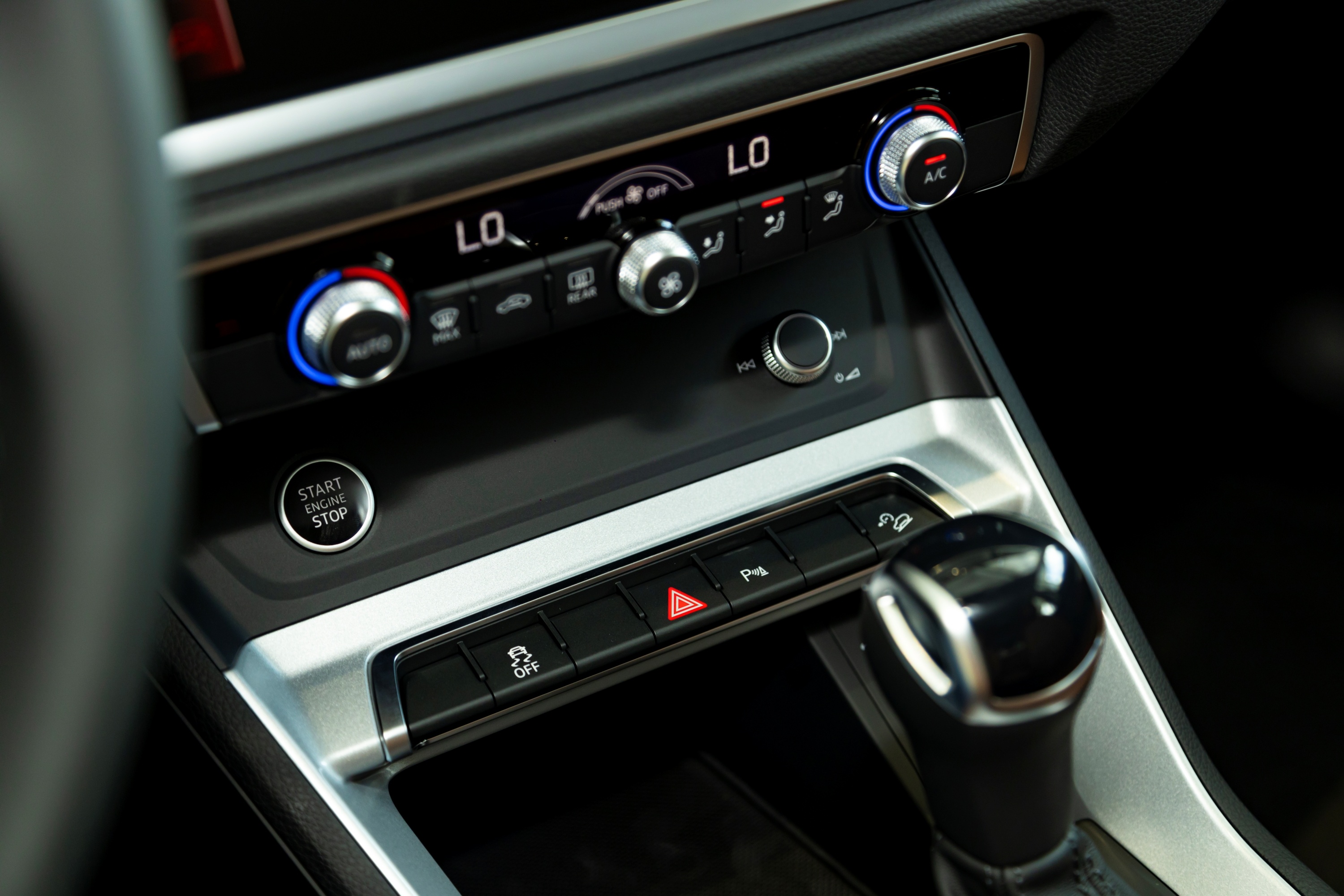 Audi Q3 Advanced Black Edition anh 9