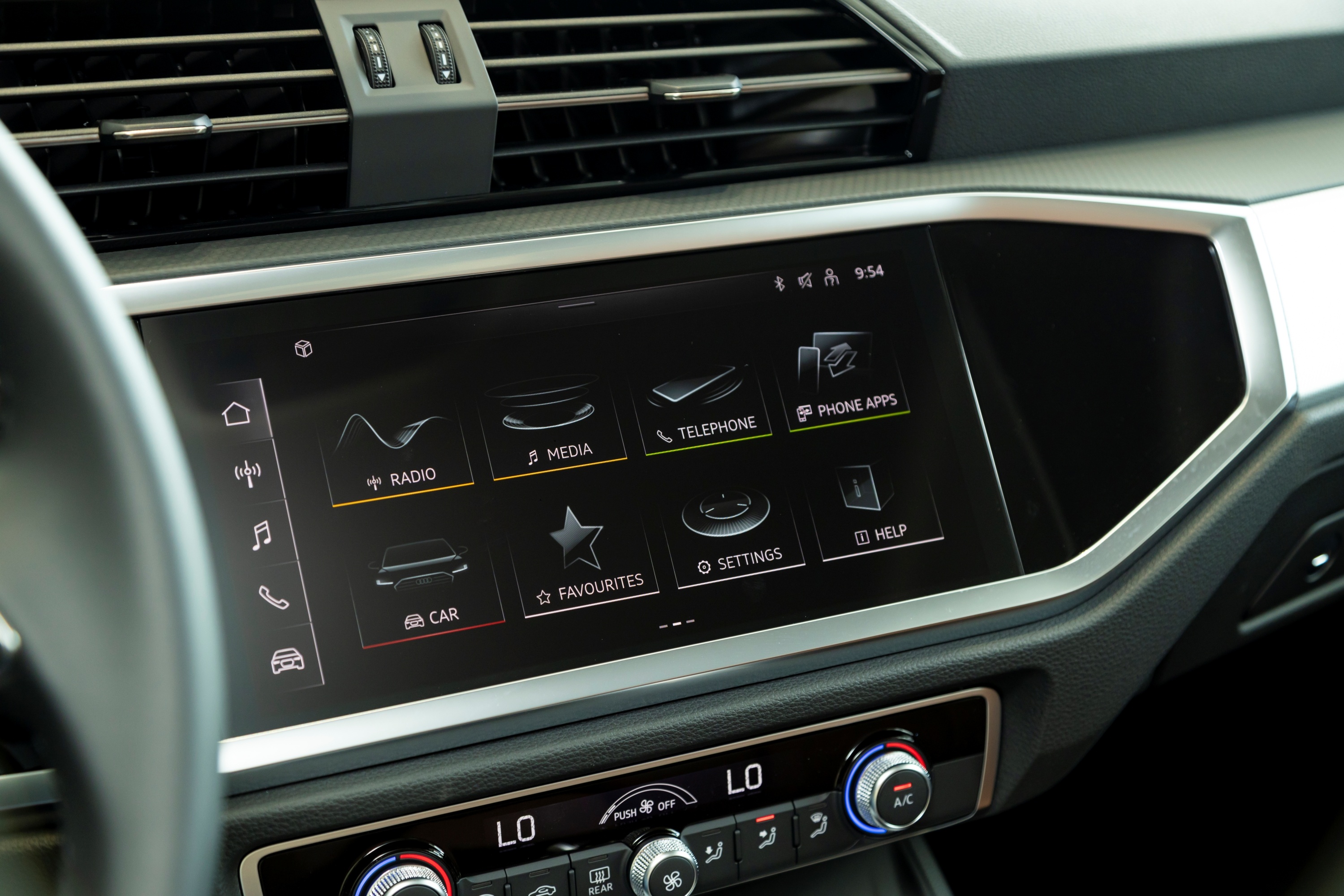 Audi Q3 Advanced Black Edition anh 7